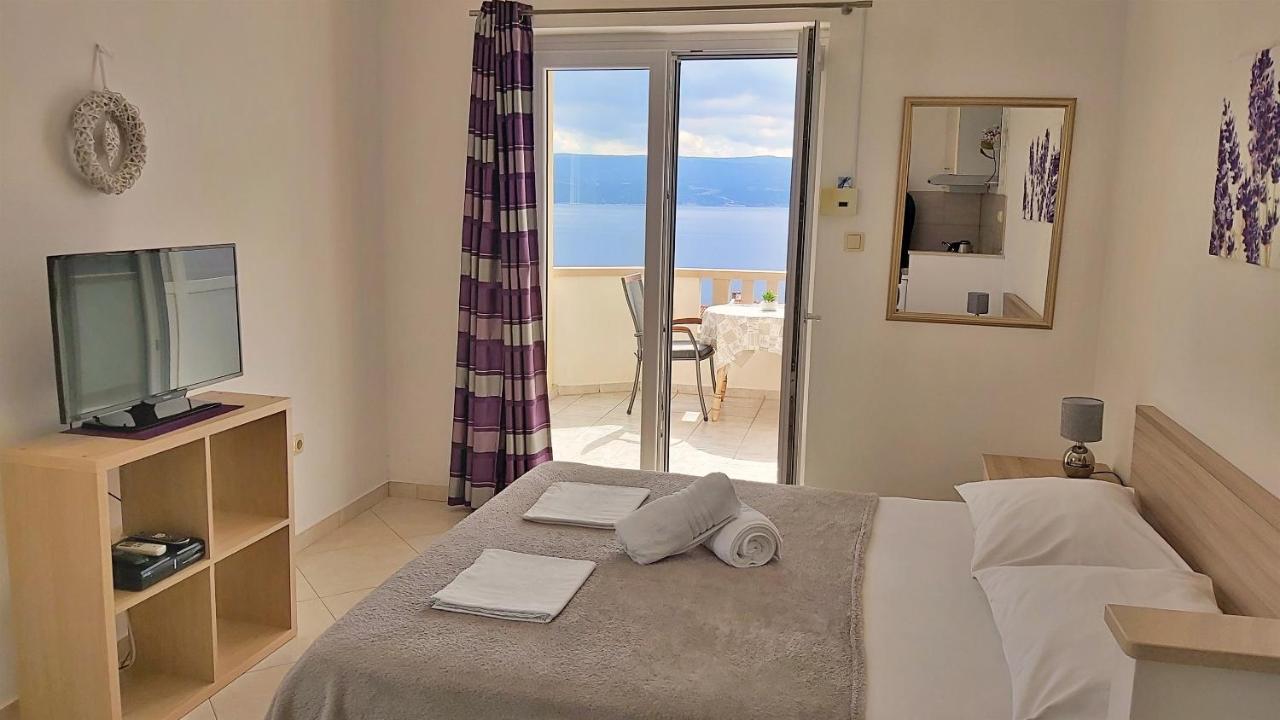 Apartments Nemira Omis Exterior photo