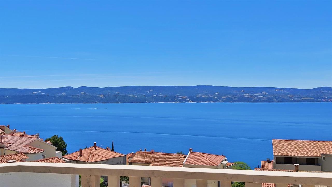 Apartments Nemira Omis Exterior photo